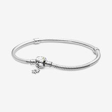 Load image into Gallery viewer, Pandora Moments Daisy Flower Clasp Snake Chain Bracelet